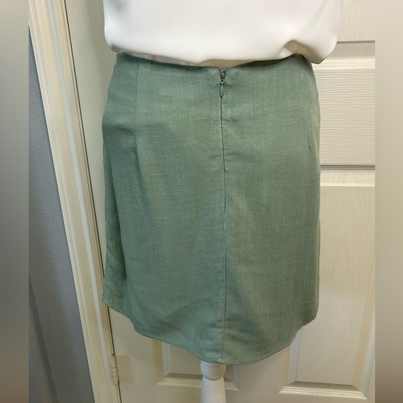 💦”Blue Rain” NWT Elegant Sage Green Wrap Detail Zip Back Mini Skirt💧 - Picture 4 of 11